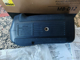 NIKON MB-D12 - 3