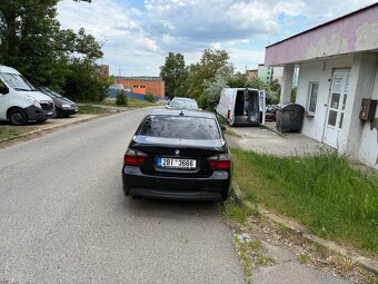Bmw e90 325i - 3