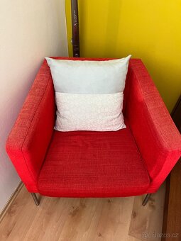 Červené křeslo Ikea - 3