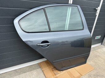 Dveře Škoda Octavia II liftback, pravé zadní, LF8J - 3