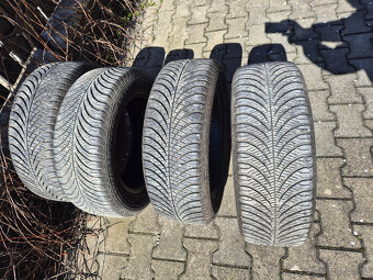 Godyear Vector 4Seasons 205/60 R16 92V, celoroční, sada - 3