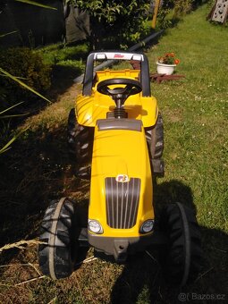 Šlapací traktor s vlečkou Rolly Toys - 3