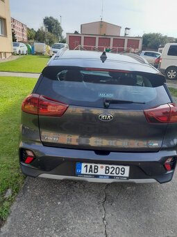Kia nyro hybrid - 3