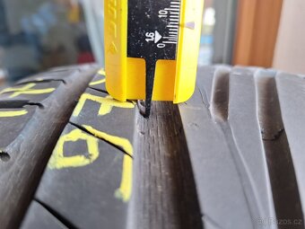 Prodám letní pneu 235/45/17 Uniroyal - 3