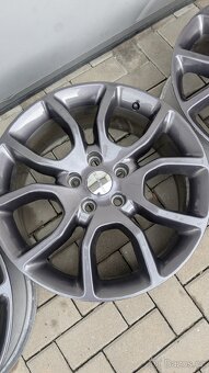 20" kola pro Dodge Durango - 3