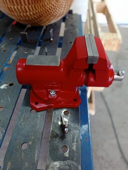 Svěrák York 100L - 3