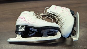 Dívčí brusle Crowned Emily - 3