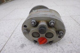 Multicar m22 - čerpadlo hydrauliky - 3