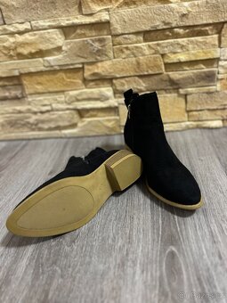 NOVÉ BOTY - 3