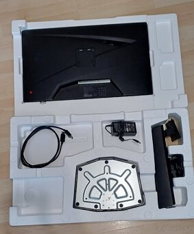 MSI 27" Monitor - 3