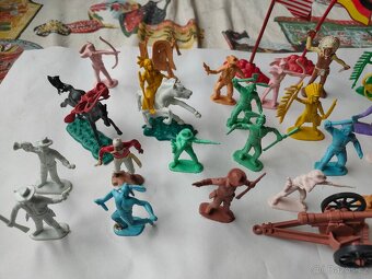 Figurky indiáni, vojáci - 3