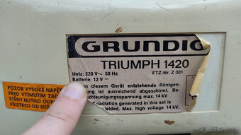 Grundig Triumph 1420 - černobílá přenosná televize - retro - 3