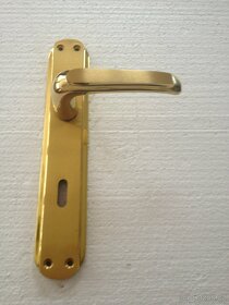 Dveřní klika / kování, zlatá lesk, rozteč 72mm /19ks - 3