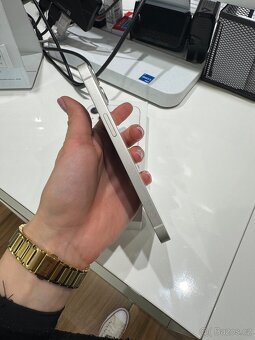 iPhone 13 128 GB - 3