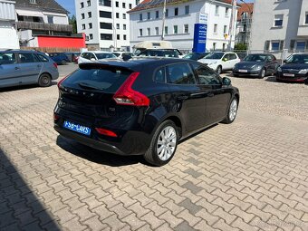 Volvo V40 2,0i 90kW T2 - 3