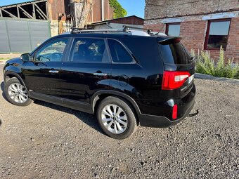 Kia Sorento 2.2CRDi 145kW, najeto 132000km, manuál - 3