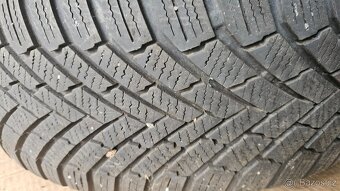 Sada Alu kol originál Volkswagen 5x112 s zimní 205/55/16 - 3