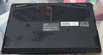 Prodám herní notebook Gigabyte G5 KF - 3