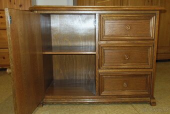 Rustikální komoda se šuplíky z masivu ( Dub ) - 3