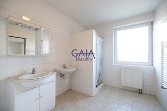 Vacenovice - Nemovitost se strategickou polohou - 692m2 - 3