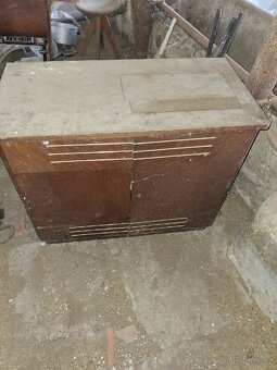 Šicí stroj,  stolek , rádio - 3