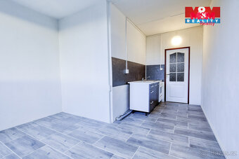 Prodej bytu 2+1, 60 m², Rovná - 3