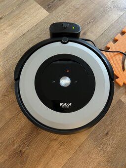 Robotický vysavač Roomba e5 - 3