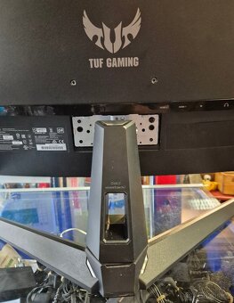 31,5" herní monitor Asus TUF Gaming VG32VQ1BR na ND - 3