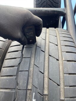 Pneu Hankook 245/35 R20 - 3