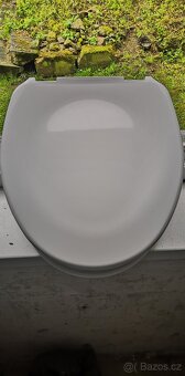 Vyvýšené sedací prkénko na WC - 3
