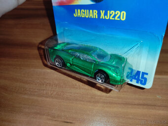 1996 Hot Wheels Jaguar XJ220 #445 - 3