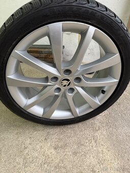 Prodám zimní kola na Škoda Superb R 18 - 3