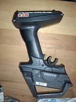 Sanwa mt4 a Vysílačka traxxas - 3