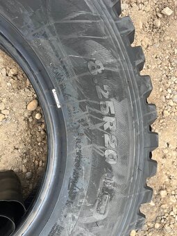 8.25-20 Zaberove pneu V3S PRAGA - 3