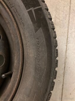 Zimní pneumatiky Nexen 195/65R15 + disky + kryty kol - 3