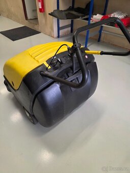 KARCHER KM 85/50W - ZAMETACÍ STROJ S MOTOREM - 3