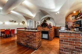 Zavedený penzion v Chlumu u Třeboně s restaurací na krásném  - 3