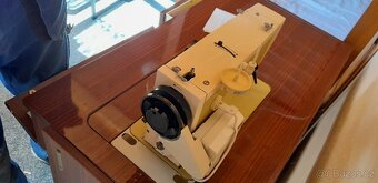 ŠICÍ STROJ VERITAS - 3