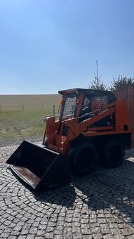 PRONÁJEM - SMYKOVÝ NAKLADAČ TOYOTA 2SDK8 - 3