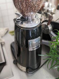 Prodam profesionální mlýnek na kávu Compak e10 - 3