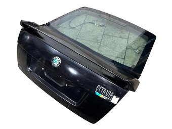 Páté dveře víko zadní černá LF9R Škoda Octavia 2 RS kombi 08 - 3