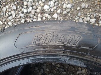 225/45r17 - 3