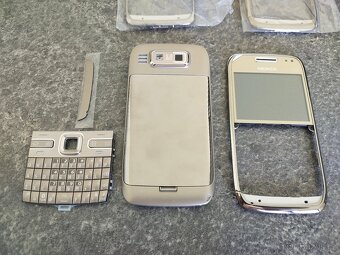 Nokia E72 kryty - 3