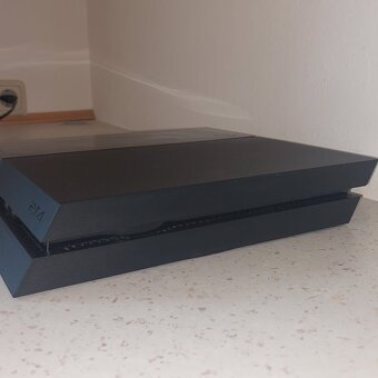 Playstation 4 - 3