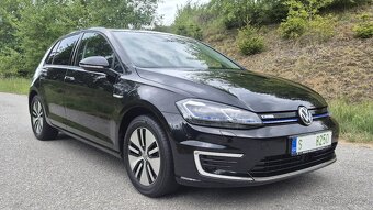 Volkswagen Golf VII e-Golf 1.majitel servisní kniha - 3