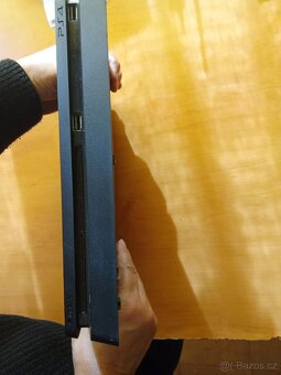 PS4 Slim - 3