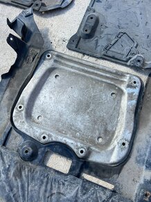 BMW 3er E90/E91/E92 xdrive série kryty pod motor - 3