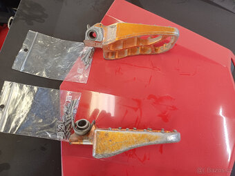 stupačky KTM 690 - 3