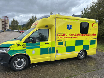 VW Transporter sanitní vozidlo - po dopravní nehodě - 3