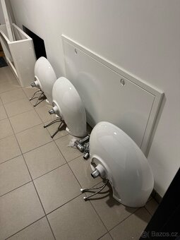 3x Umyvadlo s baterii a sifonem - 3